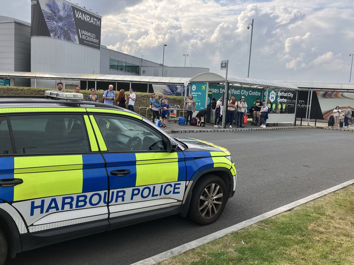 #projectservator officers deployed today <a href="/BELFASTCITY_AIR/">Belfast City Airport</a> and we use a range of tactics, some unseen, to keep you safe. If you see anything you're not happy about, let us know &amp; we'll deal with it.