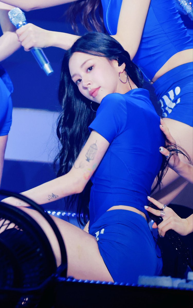 chaeyoung pics tweet media