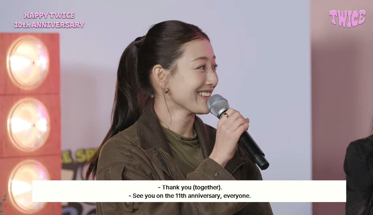 OT_9WICE's tweet image. NAYEON: Because ONCEs haven't signed a contract. You can leave anytime.
JIHYO: I'm so grateful for you all being with us for these ten years.
TWICE: Thank you
JIHYO: See you on the 11th anniversary, everyone.