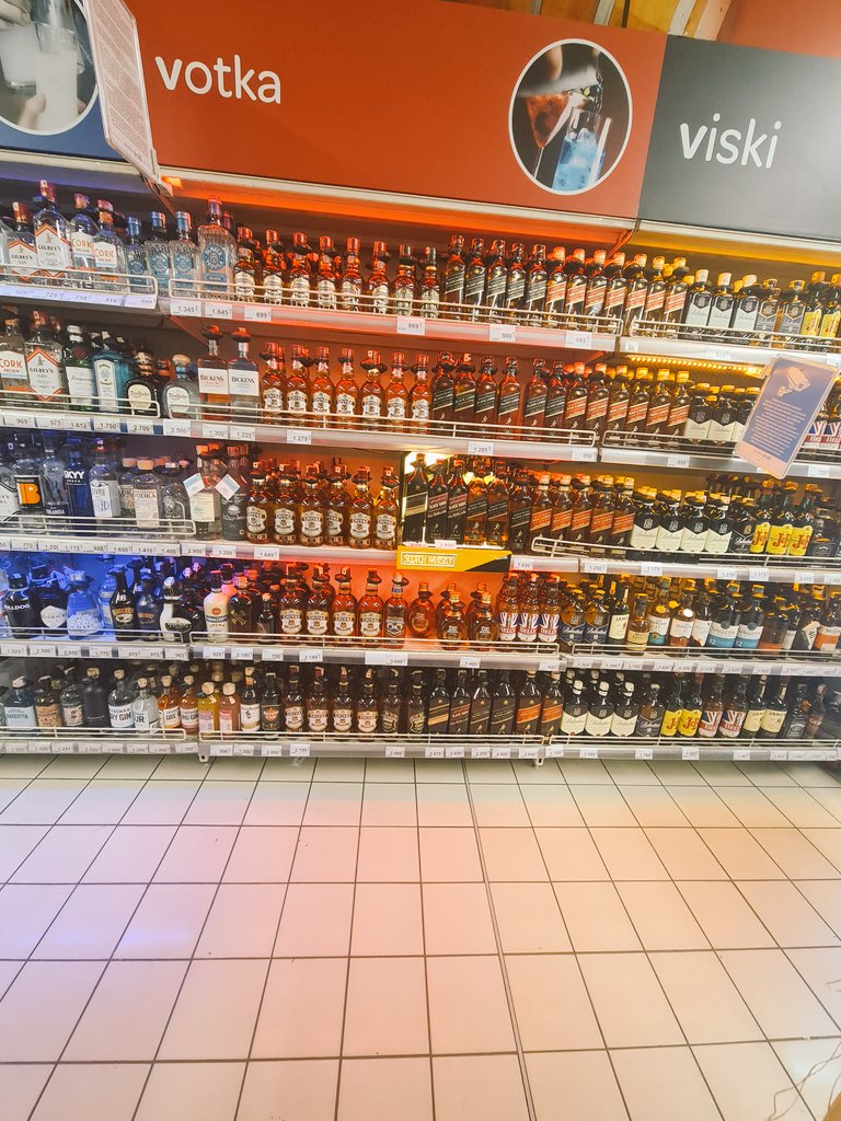 En sevdiğim yerdeyim😄😉🔥💋💄🥃
