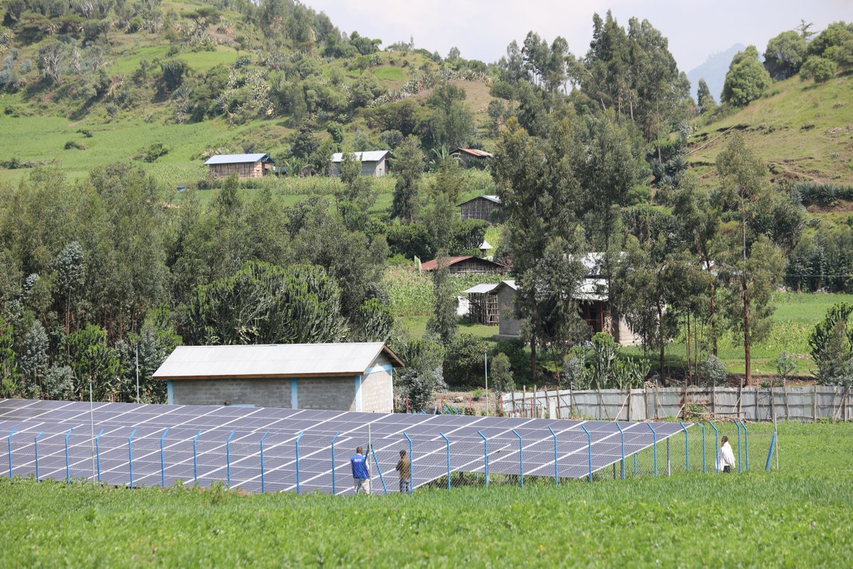 💧After 3 years of inactivity, clean water is flowing again in Ambassel, #Amhara region of 🇪🇹 - thanks to a newly solarized water system!

450K+ liters/day now reach 15K+ people, 🏫schools &amp; 🏥a clinic.

Thanks to the European Union🇪🇺 for making clean water sustainable!