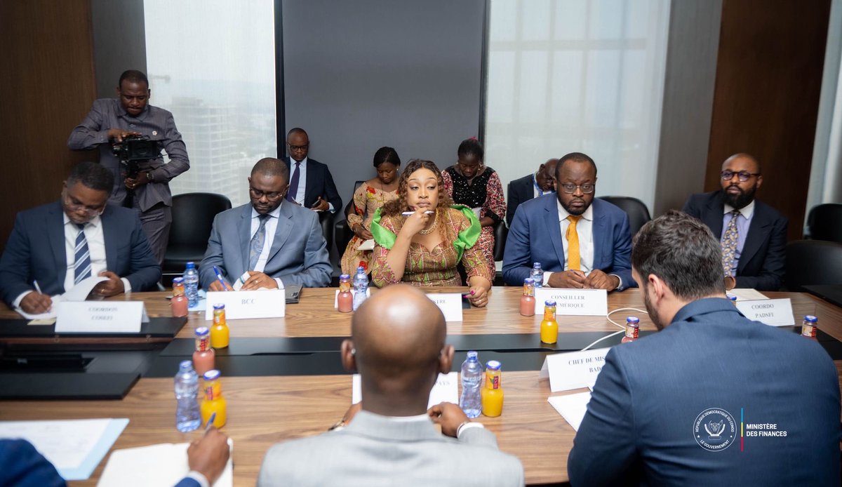 padsfi_rdc's tweet photo. S’inscrivant dans la continuité des efforts initiés lors du lancement du projet en novembre 2024 à Kinshasa, où les grandes lignes et priorités pour 2025 avaient été établies, la mission de la Banque Africaine de Développement (@AfDB_Group) a séjourné à Kinshasa du 29 septembre au 2 octobre 2025 dans le cadre de la supervision du Projet d’Appui au Développement du Secteur Financier et à l’Inclusion Financière (PADSFI) en République Démocratique du Congo. 

Cette mission de quatre jours visait à évaluer les progrès accomplis depuis le début, à identifier les défis et contraintes, et à élaborer avec les parties prenantes des mesures correctives pour maximiser les résultats attendus d'ici la clôture prévue le 31 décembre 2026.

La mission s'est conclue par une séance de restitution présidée par son Excellence Madame @HonGraciaYamba, Vice-Ministre des Finances, le 2 octobre 2025 au Centre financier de Kinshasa.