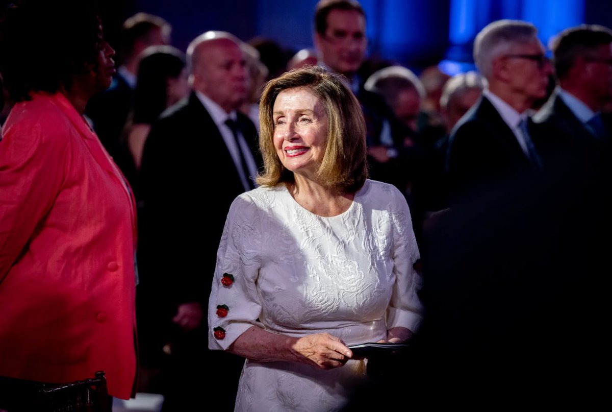 WakeUpPatriott's tweet image. 🚨Give your Honest Opinion: Would you support President Trump prosecuting Nancy Pelosi and the rest of the J6 Committee?
A. YES
B. NO