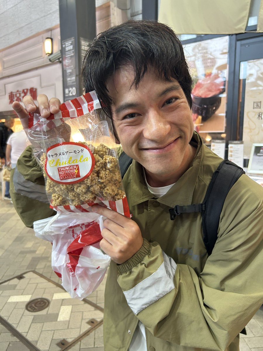 dd244tyccc's tweet photo. M-1っていうか一軍のメダカの漫才楽しい。
こんなただの一般人でも笑ってもらえるという…。

これからもジャンプロープ漫才師として頑張ります。

帰り道ずっとお話ししてくださった相方がめっちゃ好きなちかえの子ども！！のお二方。ありゃした！！！…いやワシの髪の毛。 https://t.co/DNHJDbUgej