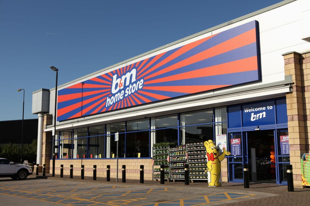 Second profit warning from B&amp;M - Shares fall by 15% as B&amp;M issues a second profit warning this month. The stock is now trading at levels last seen in 2016.  The CFO is to step down. buff.ly/Ul3RHhm #gardencentres #horticulturenews #gardenforumheadlines #sustainability