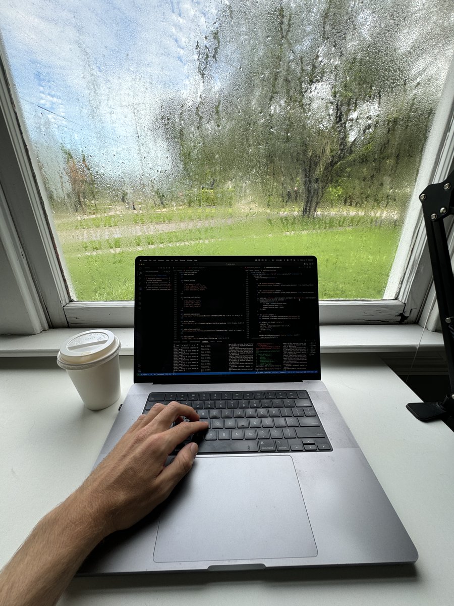 starter_story's tweet image. My stack:
> macbook pro 16
> cursor for the IDE
> claude code for building
> apple notes for getting shit done
> stripe, analytics, x, yt, and ig BLOCKED completely
> coffee
> 2 hours
whenever i do this, i feel like i conquered the day