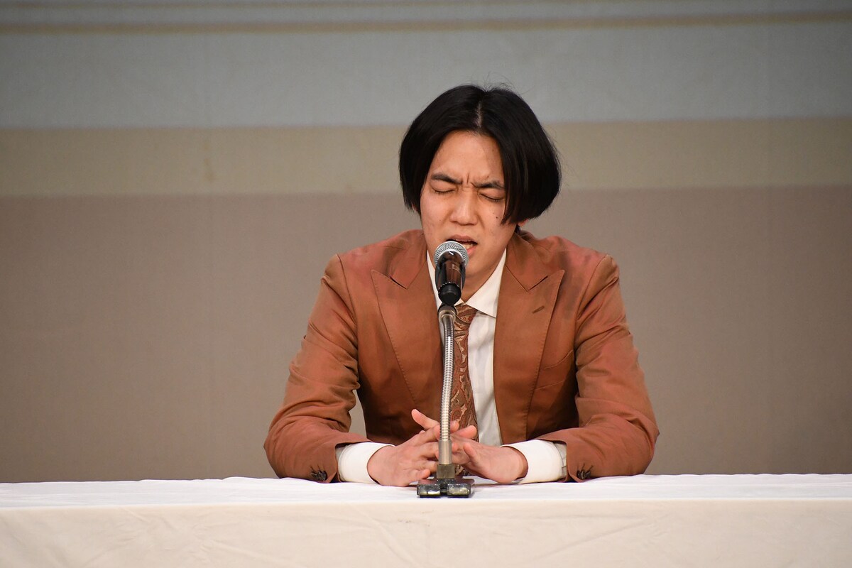 【ライブレポート】cacao高橋、好きな季節は「夏」真偽不明な“暴露”続々、会見形式の「ご報告」ライブ

ジョックロック福本はドロップキック自粛宣言
例えば炎田上扮するインディーズ政治コメンテーターは「大東、ピラティスに逃げた」と明かす
natalie.mu/owarai/news/64…