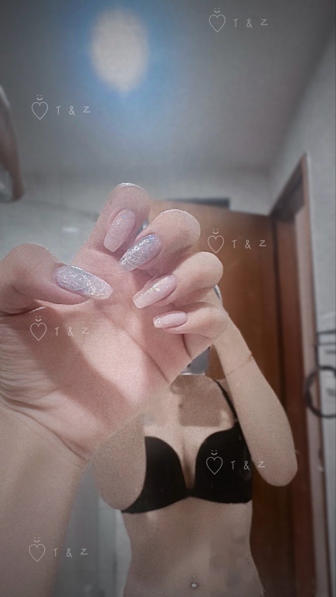 最近很火の曬美甲(▰˘◡˘▰)

偷偷跟風一下 ˃̶͈ ³ ˂̶͈

（重點不要放錯ㄛ🫣