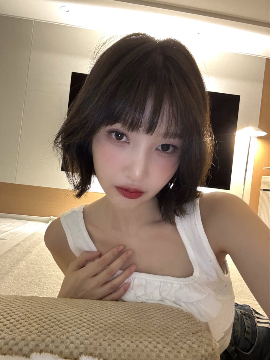 joyisthetics's tweet image. BOB CUT JOY SOOO PRETTY