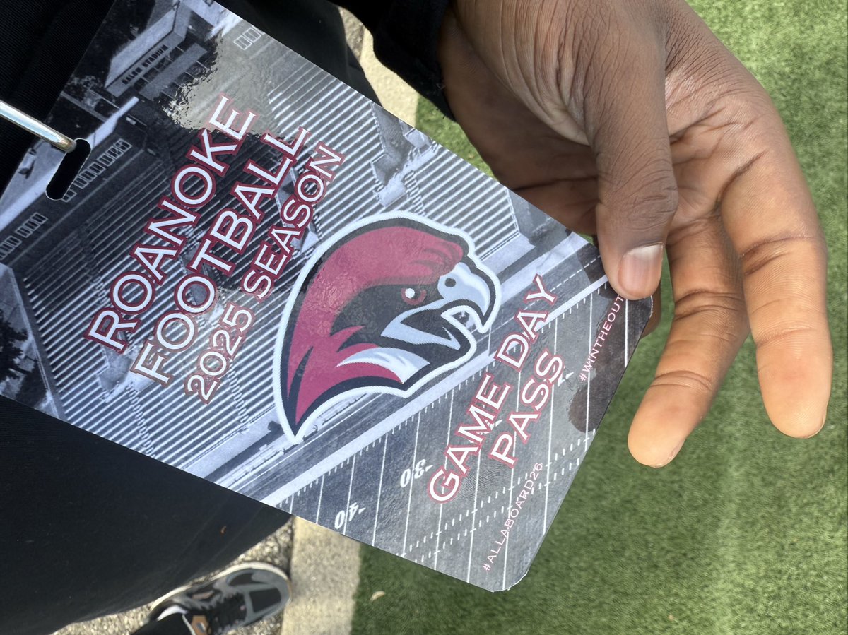 Had a great time <a href="/RCmaroons/">Roanoke Maroons</a> last weekend 🍿🎥<a href="/CoachSprad_3/">Tony Spradlin</a> <a href="/DeReHicks/">Dere Hicks</a> <a href="/CoachGiancola/">Mike Giancola</a> <a href="/Coach_Ferrick/">Mitch Ferrick</a> <a href="/BryanStiney/">Coach Stiney</a>  <a href="/CoachMoore_FB/">Coach Moore</a> <a href="/marquis_81/">Marquis Fitzgerald</a>