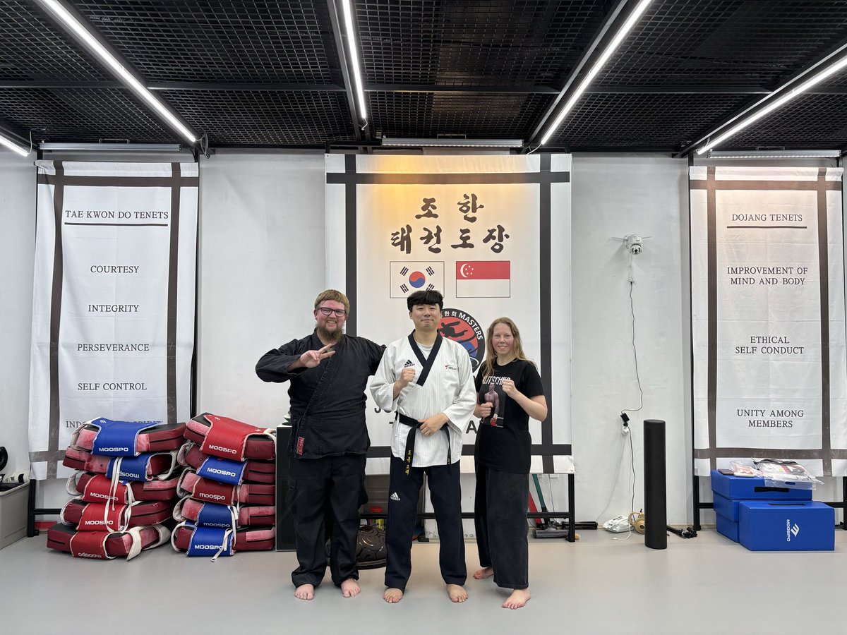 Taekwondo class and sparring in South Korea 🇰🇷 💪🏻