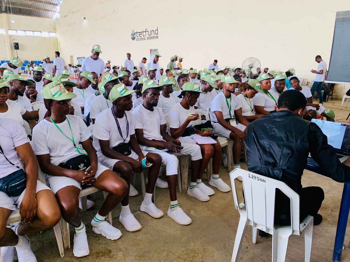 Mayovestconsul1's tweet image. Growth is the product of opportunity meeting preparation.

This was inspired by the NYSC members we trained in digital skills at the recent camp orientation.

#MotivationMonday #TechWithMayovest #DigitalSkills #Empowerment