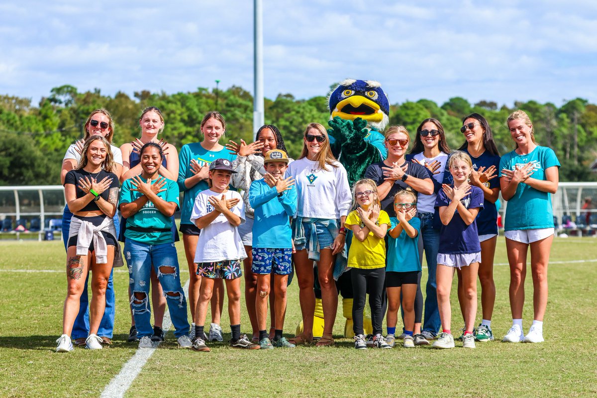 let’s hear it for our seahawk alumni! 🦅

#SeahawkSoccer