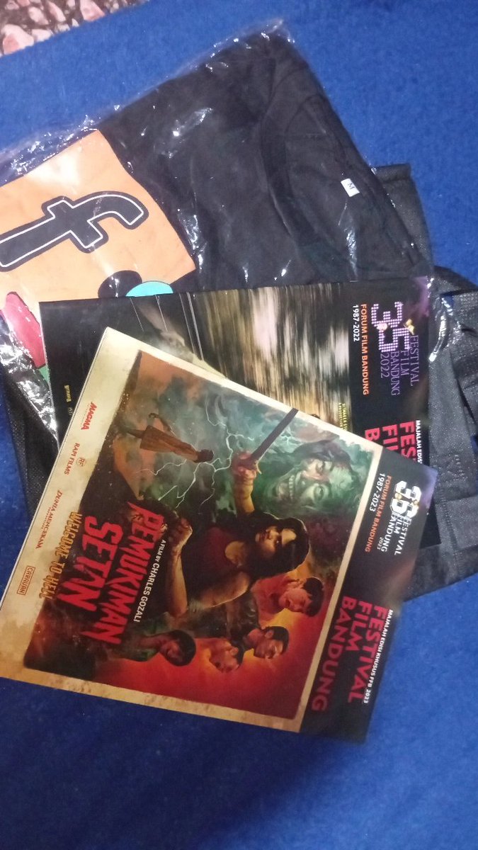 jeanzrough's tweet photo. Terima kasih kak min special reward nyaa 😭🫶🏻 @forumfilmbdg
Gak expect isinya se bermanfaat ini.
Untuk FFB, semoga tetap konsisten jadi wadah apresiasi insan televisi dan film yang mengedepankan kualitas.
Buat kakmin, makasih udah jadi admin yang berani dan keren, luvv 💖💖 https://t.co/zlvUR5vgfF
