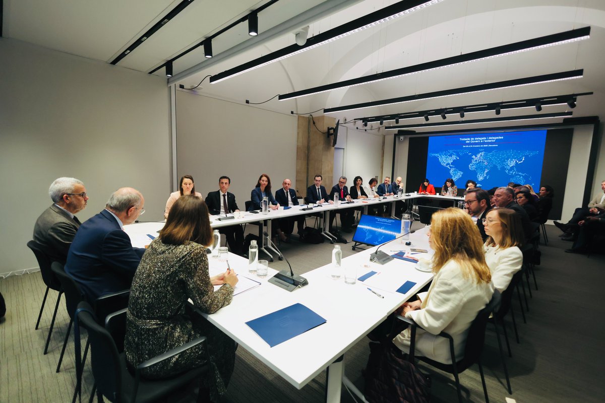 📍 Aquesta setmana, els delegats i delegades del <a href="/govern/">Govern de Catalunya</a> a l’exterior estan reunits a Catalunya.

El conseller <a href="/jduch/">Jaume Duch</a> els ha donat la benvinguda, en una sessió de treball on han fet balanç de la feina feta i han repassat les línies prioritàries de l'acció exterior de l’executiu.