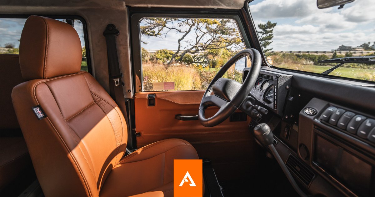 arkonikdefender's tweet image. A true collector’s #classic with delivery miles, powered by a fully refurbished 300Tdi engine and 5-speed manual transmission. Pure, mechanical driving, just as the #Defender was meant to be.
Secure today at bit.ly/ARK812

#WeAreArkonik