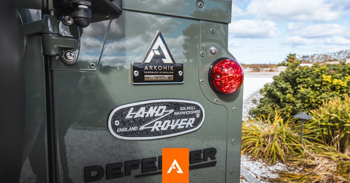 arkonikdefender's tweet image. A true collector’s #classic with delivery miles, powered by a fully refurbished 300Tdi engine and 5-speed manual transmission. Pure, mechanical driving, just as the #Defender was meant to be.
Secure today at bit.ly/ARK812

#WeAreArkonik