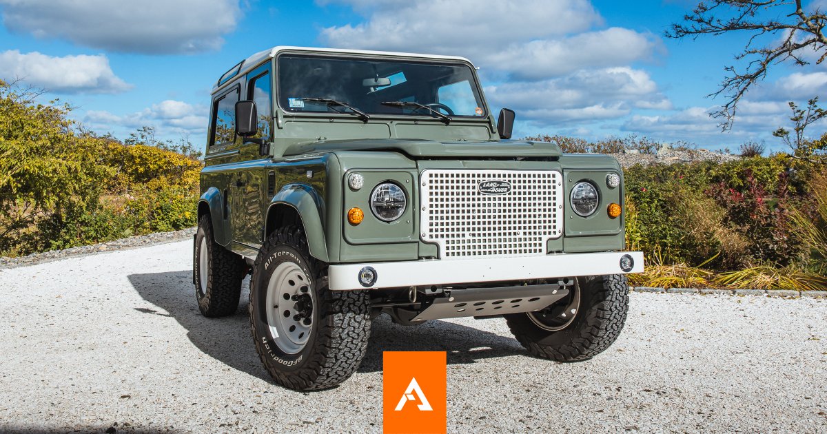 arkonikdefender's tweet image. A true collector’s #classic with delivery miles, powered by a fully refurbished 300Tdi engine and 5-speed manual transmission. Pure, mechanical driving, just as the #Defender was meant to be.
Secure today at bit.ly/ARK812

#WeAreArkonik