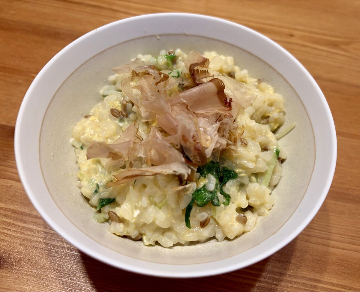 今日の夕ご飯はお鍋🍲
〆は卵を入れて雑炊に

ご馳走様でした🙌
#おうちご飯　#X家庭料理部