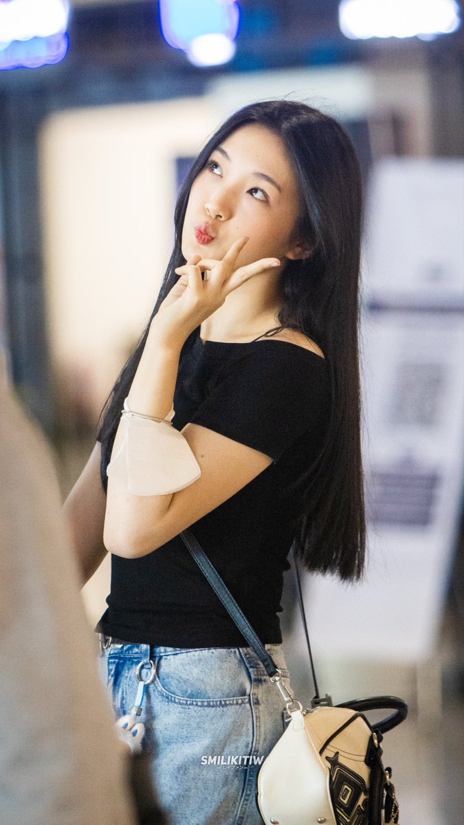 Delynn Gemacc 🤏

— <a href="/Delynn_JKT48/">Adeline Wijaya</a> 
📍Bandara International Ahmad Yani, Semarang
[25.10.19]

#Smilikitiwwww #JKT48AirportFashion