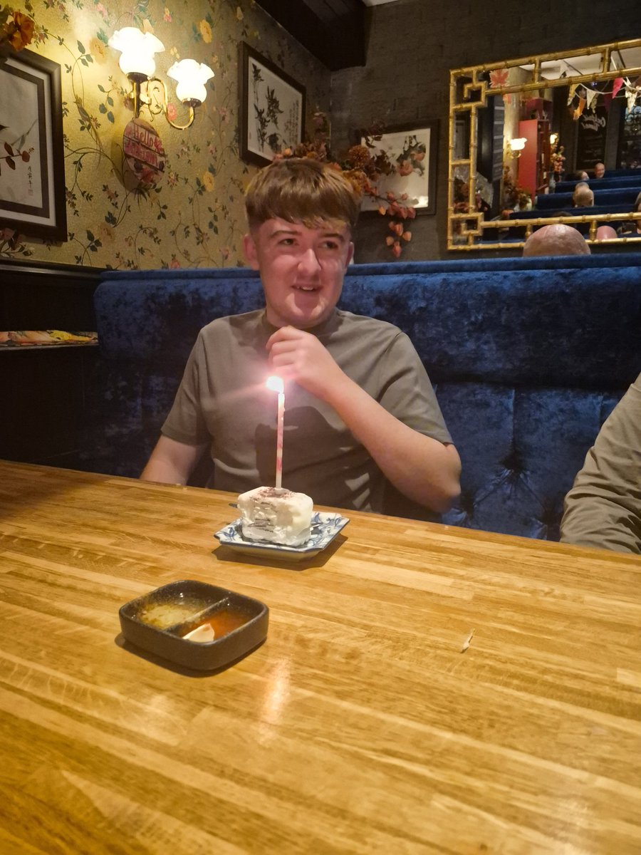 AlisonMD1983's tweet image. Happy 19th Birthday @aaronswarbz hope you had a nice weekend away and enjoy your day today 😊
