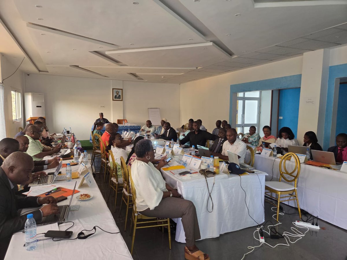 Des responsables et chefs de structures de la Cameroon Civil Aviation Authority (CCAA) en retraite stratégique  du 20 au 25 octobre 2025 à kribi, en vue de  l’élaboration du cadre logique et du Cadre de Dépenses à Moyen Terme 2026-2028.
#Dialoguedegestion
#Budget2026 
#237CCAA