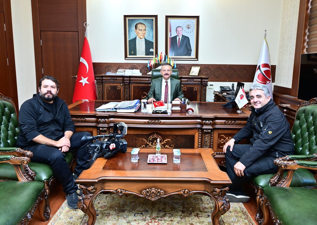 A Haber TV Yurt ve İstanbul Haber Müdürü Kerim Ulak Valimiz Sayın Hüseyin Aksoy'u ziyaret etti.
<a href="/ValiAKSOY/">Hüseyin AKSOY</a> 
#Eskişehir