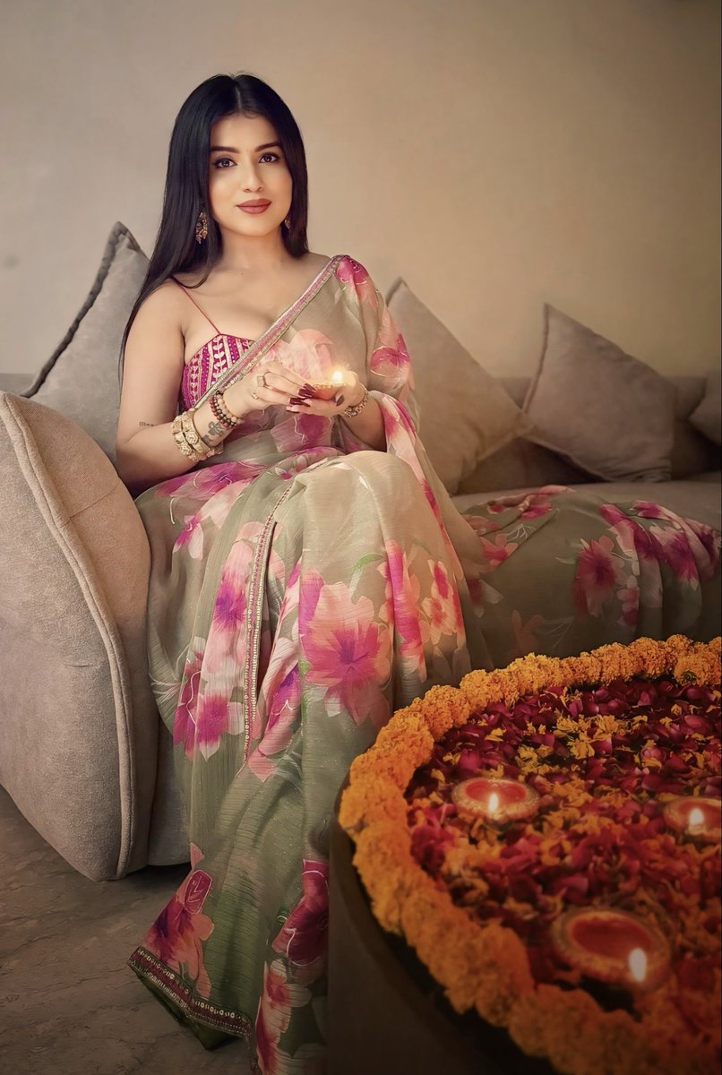 thenidhii's tweet image. HAPPY DIWALI 🪔 God bless us all ✨🙏🏻
