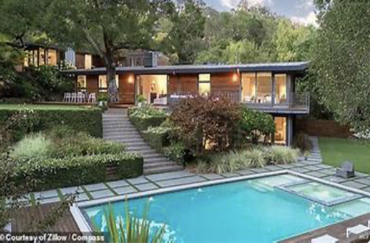 End2wokeSulu's tweet photo. @GavinNewsom Gavin - you've already RUINED #California 🤬🤬🤬 We don't all live in an elitist #gated community like urs. https://t.co/veTnddmpkg