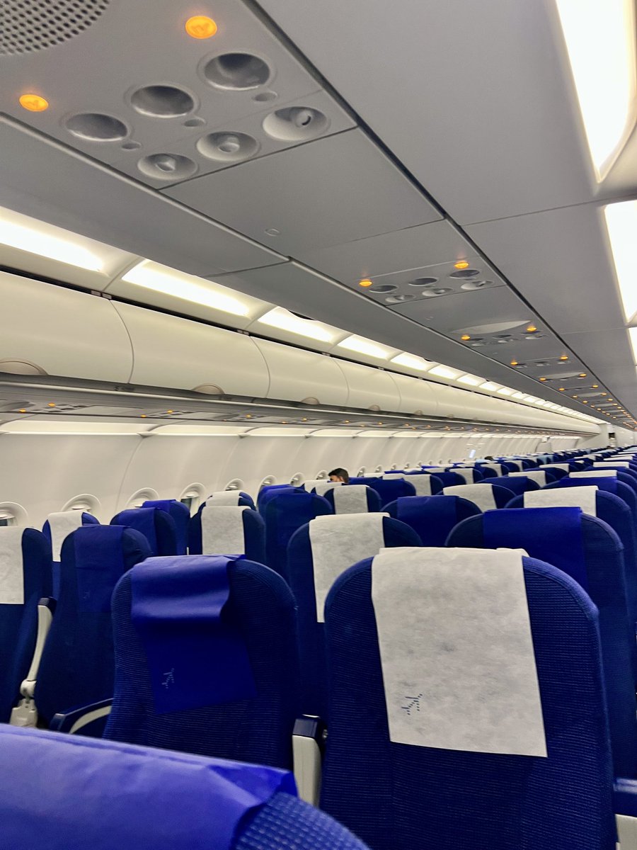 Flying on Diwali evening is like.. wish the seats were convertible. Then it’d be more than a first class. #happydiwali2025 #साल_मुबारक #दीवाली_मुबारक #शुभ_दीपावली <a href="/IndiGo6E/">IndiGo</a>