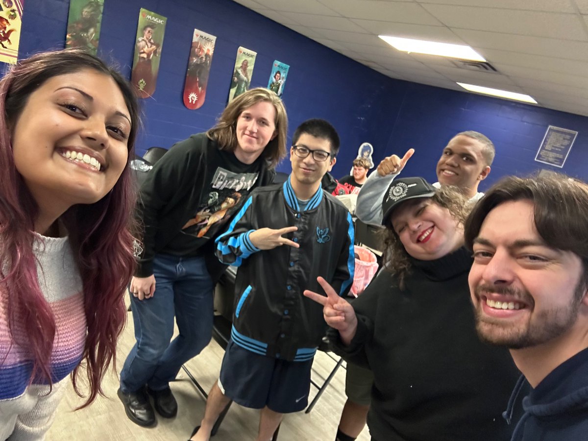 first ever VGC event at illuminaudi in hamilton yesterday! congrats to <a href="/me4tball/">paro 🐪🌋</a> and <a href="/Lepotatochip/">Austin Le ♦️🔪/✂️✨/🍾⚡</a> for first and second in the challenge respectively.