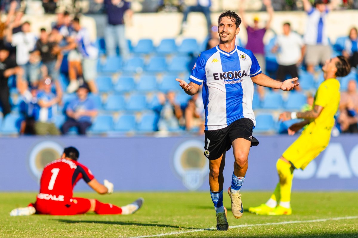 cfhercules's tweet photo. 💙🤍 El herculanismo está contigo, Solde. Un ejemplo de compromiso, fuerza y profesionalidad. 

🏟️ Muy pronto, el Rico Pérez volverá a verte brillar y a celebrar tus goles. 

💪 Volverás más fuerte que nunca. Todos contigo. 

💙 #MachoHércules 🤍 https://t.co/5OE3L3ZAaA