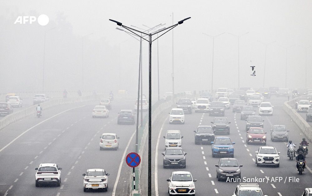 🇮🇳 India's capital New Delhi was shrouded in a thick, toxic haze as air pollution levels soared to more than 16 times the World Health Organization’s recommended daily maximum. 
➡️ u.afp.com/SsMv