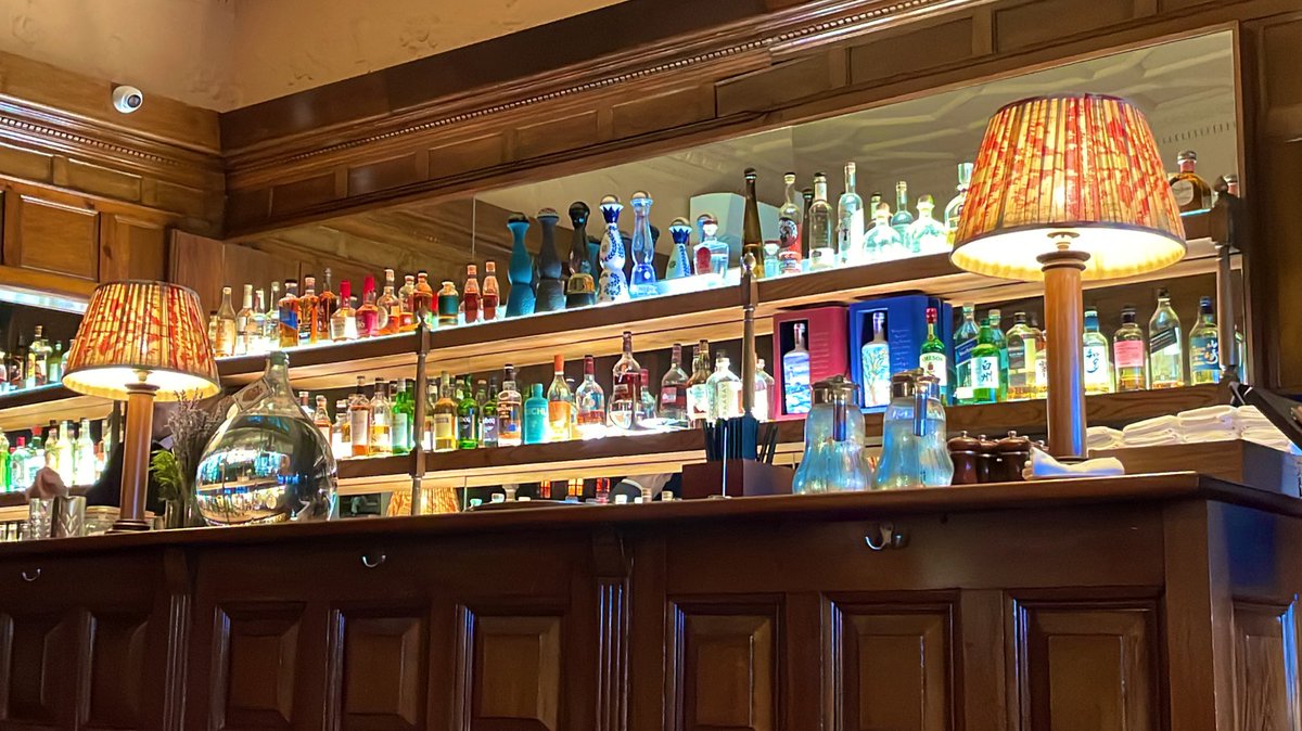 Bet you can't guess what Mrs G is making me do. 
Again 🙄
Hotel has a doorman with a topper. Posh or what 😎