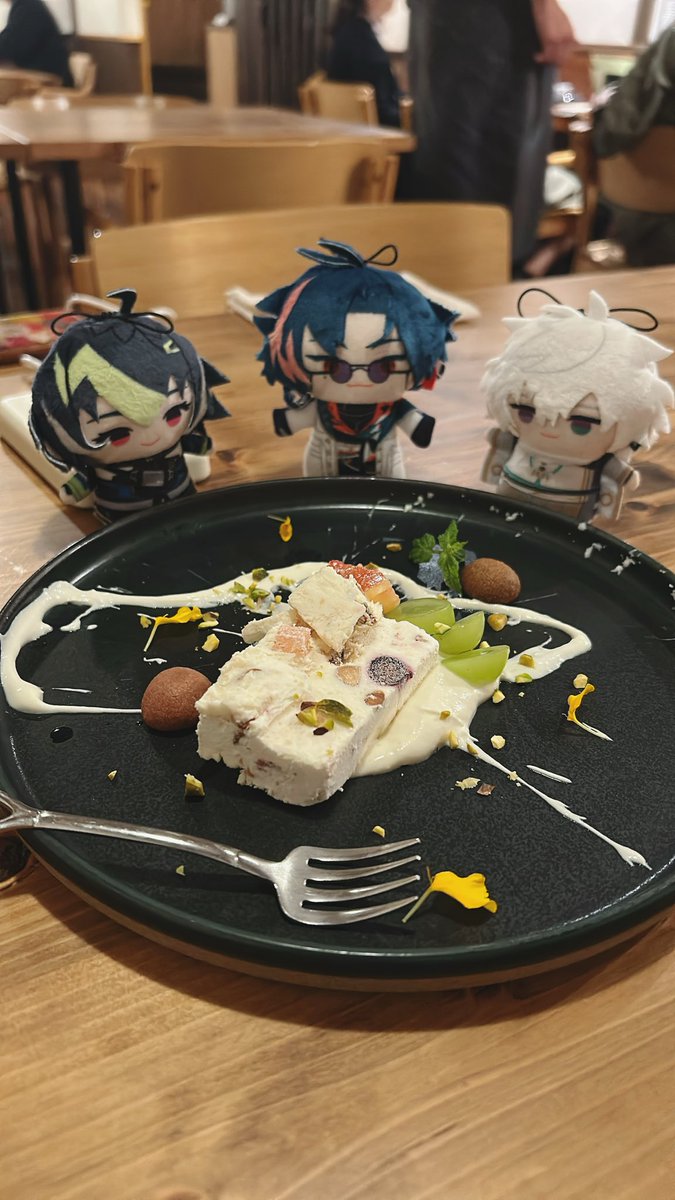 ２日間お疲れ様でしたー！！
今年も推しイベントに参加出来てめちゃくちゃ嬉しい✨
🌈🕒デビュと👿メイド！初出し2個は準備しんどかったけど楽し過ぎた！！
なぎさ、ルド様本当にありがとう〜😊✨
 #フクヤマニメ8