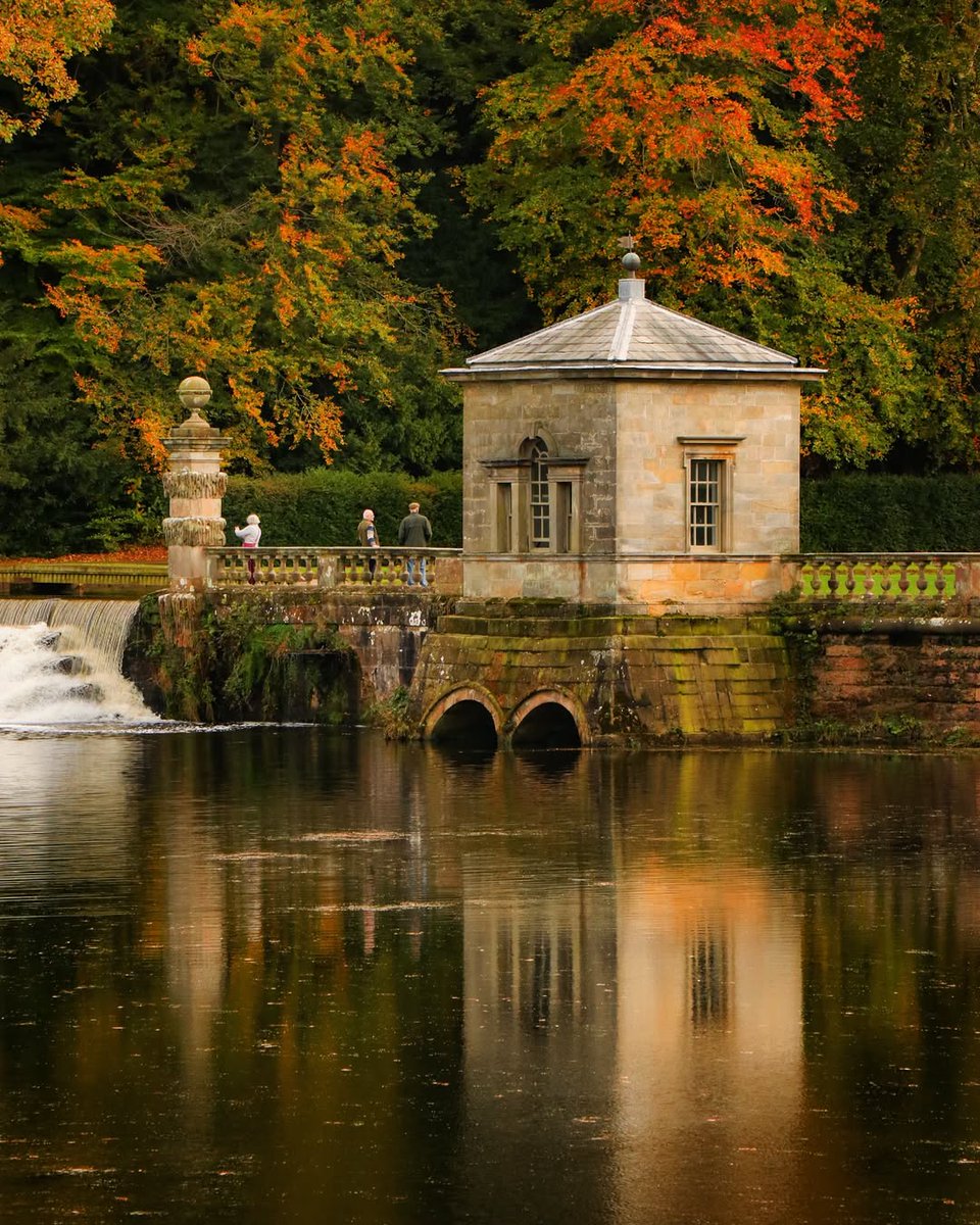 Autumnal reflections at Studley Royal 🍁