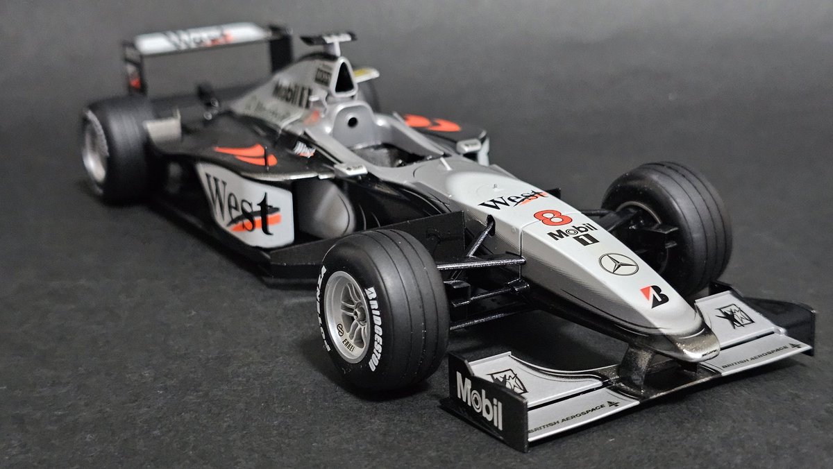 タミヤ 1/20 McLaren Mercedes MP4/13 

デカールがかなり危ない状況でしたがお湯とマークセッターで無事完成させる事ができました。今では貴重になってきたF1キットは作るのが勿体なくも感じますが完成した時の満足感は凄まじいですね