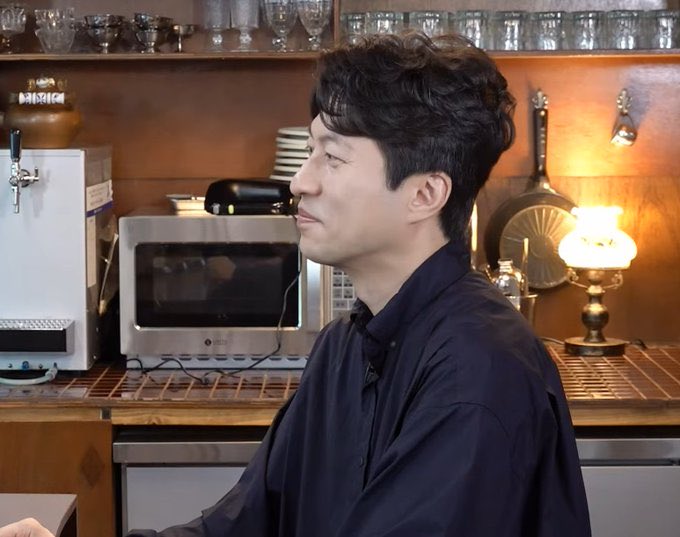 dude was clocking soobin’s tea so fucking hard im gonna be using this pic as a reaction every time im seeing through sb’s bullshit regarding bg going forward