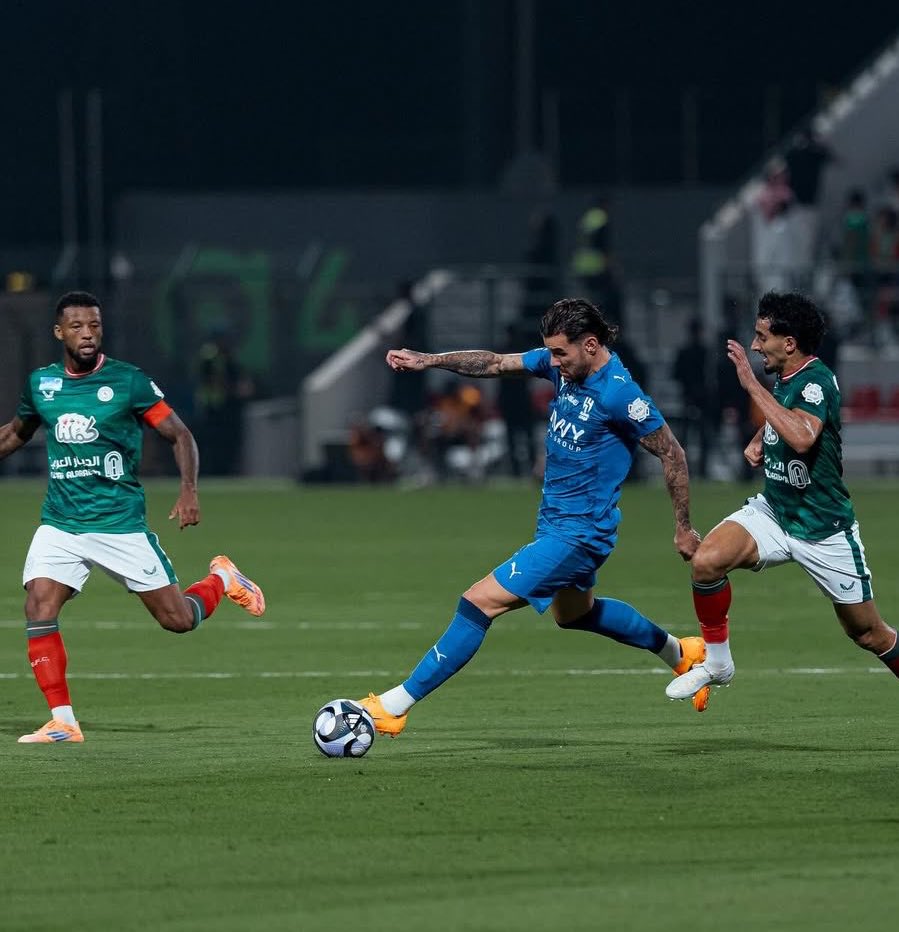 اللي يسويه ثيو في الهلال شيء خارق للعادة 

ما كان أشد المتفائلين به يتوقع أن يضيف هذه الإضافة المرعبة ، لدرجة انك تنسى تقيمه كظهير.. هو اكبر بكثير من ذلك💙

سويت عنه تقرير قبل حضوره 
كنت متفائل .. بس الاكيد انه تجاوز حدود تفاؤلي بكثير 💙