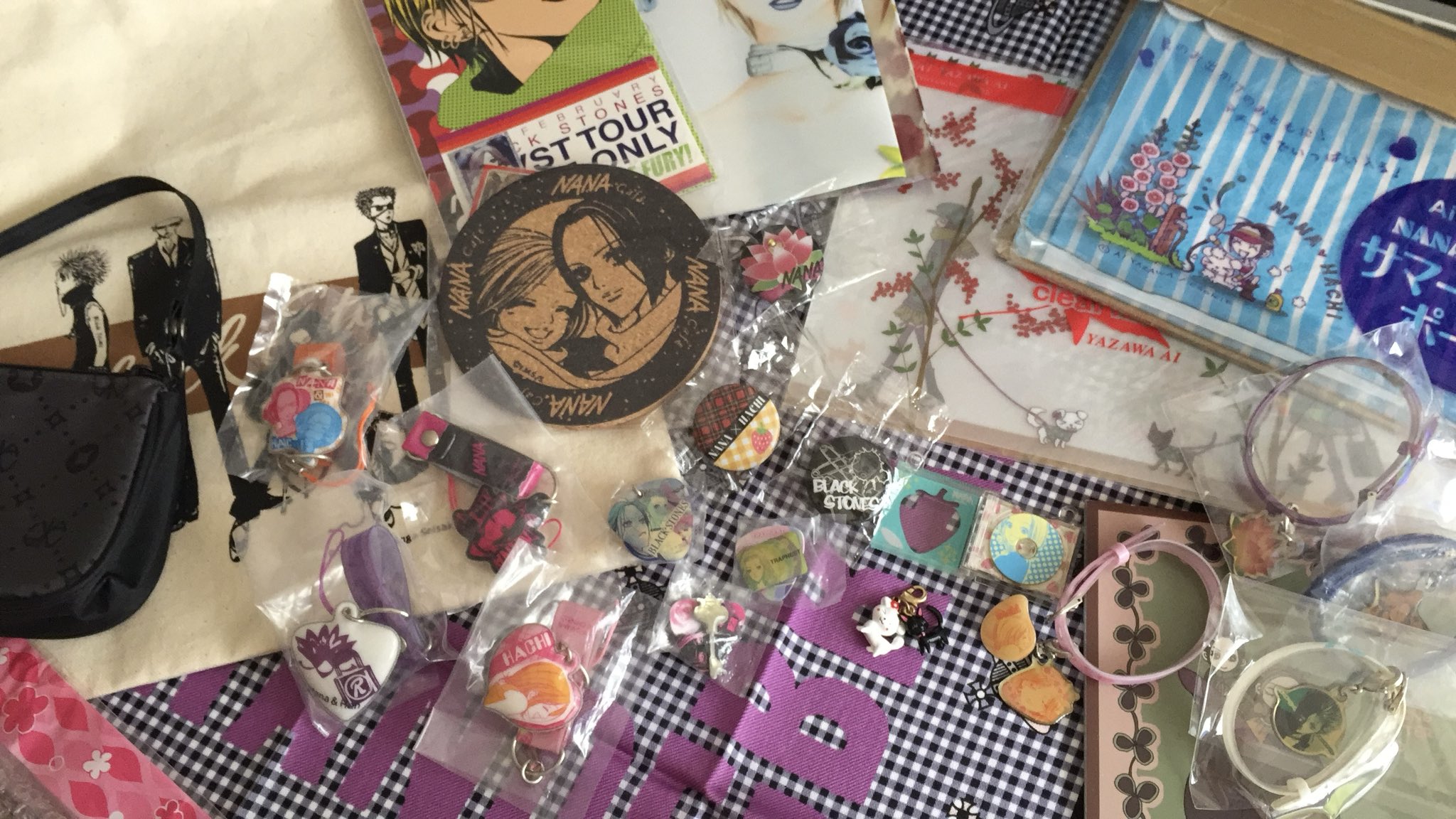 NANA ゆらりんマスコット 値下げ 矢沢あい 3つセット 缶バッチオマケ