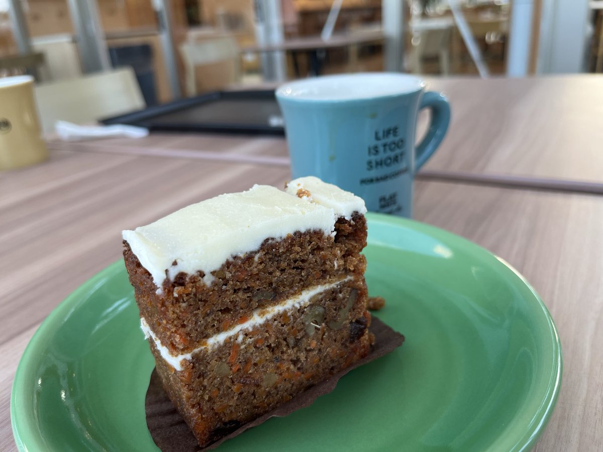 miyata696's tweet photo. 今日はオフだったので
深まりゆく秋を感じに #開成山公園
#FlatwhiteCoffeeFactory に行って
チルってきました🍁
肌寒さを感じながら外のテラス席で飲む
HOTコーヒーはたまりません☕️☺️
公園内に期間限定で出店している
出張カキ小屋 #牡蠣奉行 が気になる🦪😄
#郡山 #カフェ https://t.co/t6hMrR26bm