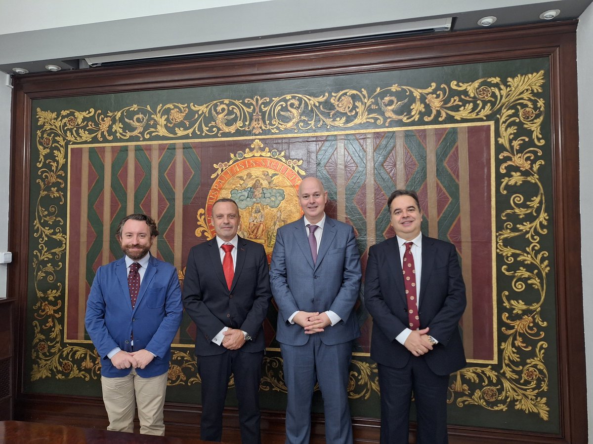 Nuevo hito de la Facultad de Derecho de la Universidad de Sevilla, como centro de referencia nacional e internacional en formación especializada en IA jurídica: creación de la Cátedra de Empresa en Derecho público de España con el apoyo de la <a href="/unisevilla/">Universidad de Sevilla</a> y Soltel Group.