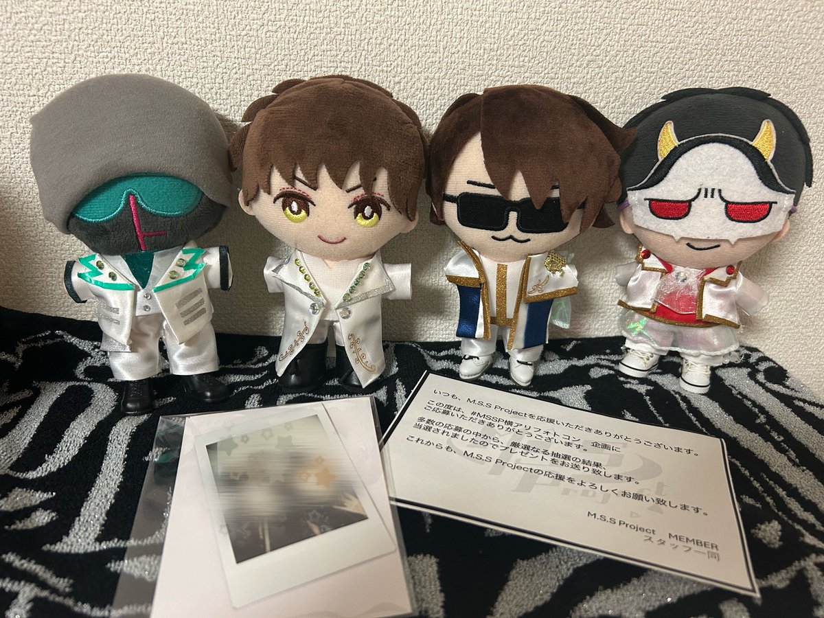 himaririri_fake's tweet image. 届くまでは夢か間違いかなにかかと思っていましたが、本当だったみたいで素敵な賞品をいただきました！
4人のチェキ……！家宝にさせていただきます🫶本当にありがとうございました！！
 #MSSP横アリフォトコン