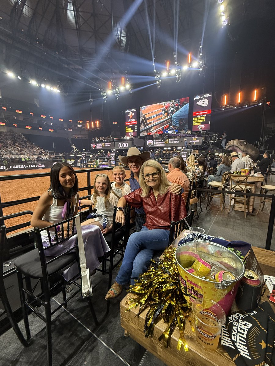 michaeldcrain's tweet image. Had a blast at #RattlerDays cheering on our @FortWorthRattlers at @DickiesArena! Florida Freedom took the win, but the Rattlers fought hard and earned a playoff bye—true cowboy grit! Grew up in a bull riding family (my brother Tracy did the riding!), so this event means a lot.…