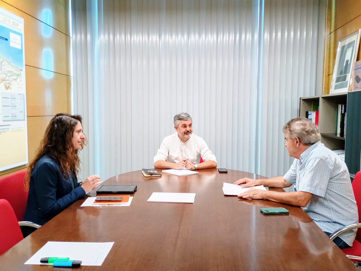 🏛️ El consejero de Movilidad, Medio Ambiente y Gestión de Emergencias y la directora general del Agua, ha mantenido un encuentro con el alcalde de Somiedo, Belarmino Fernández.

👉 Una reunión en la que han abordado diferentes cuestiones de interés para el concejo.