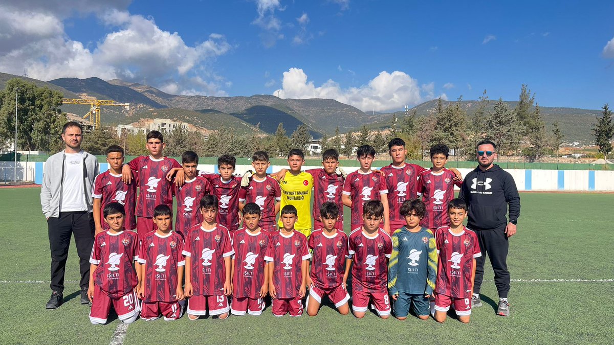 Nurdağı Gençlik ve Spor İlçe Müdürlüğü tarafından "29 Ekim Cumhuriyet Kupası"kapsamında Futbol turnuvası düzenlendi. Tüm takımlara başarılar dileriz.
<a href="/kemalcebervali/">Kemal Çeber</a> <a href="/BBozgeyik_27/">Bünyamin Bozgeyik</a> <a href="/Numannafizsahin/">Numan Şahin</a> <a href="/ncerciyas/">Nurullah Cemil Erciyas</a> <a href="/YILDIRIRMehmet/">Mehmet YILDIRIR</a> <a href="/hruhimor/">hruhimor</a> <a href="/demirlevent1/">Levent Demir</a>