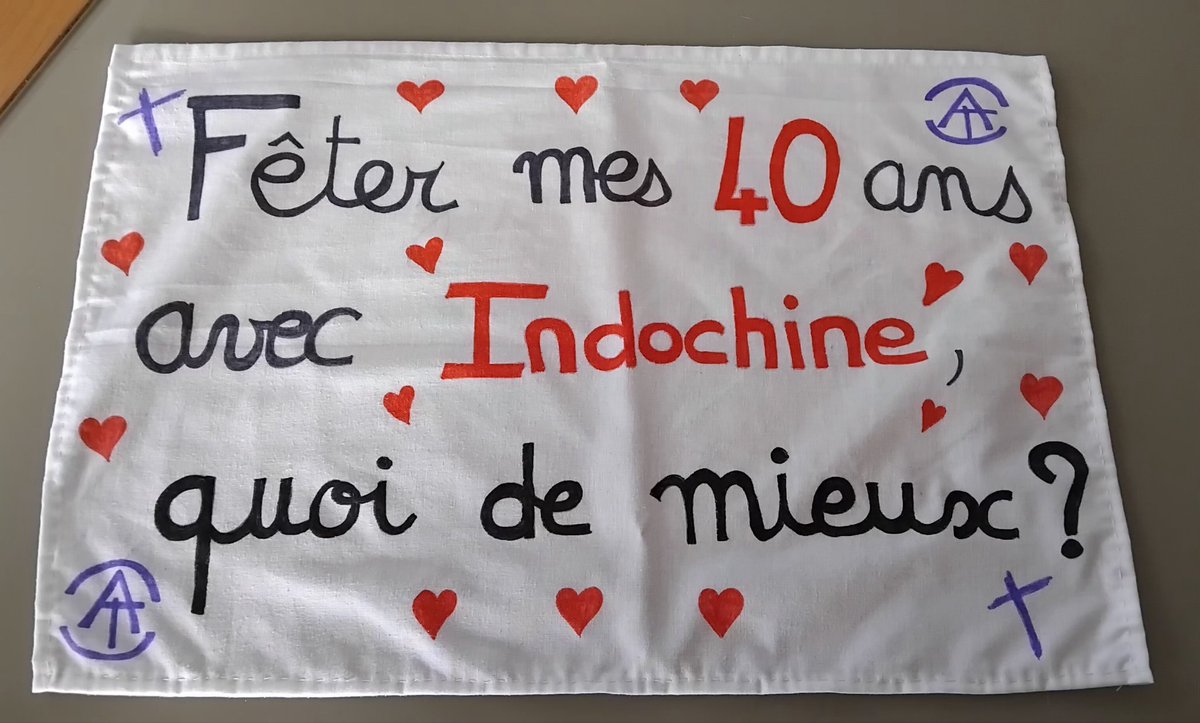 Voila, 40 ans today, <a href="/indochinetwitt/">Indochine</a> aura rendu l'année de mes 40 ans très belle. Rdv la semaine prochaine à Dijon (parce que oui j'attends pour les fêter comme il se doit)