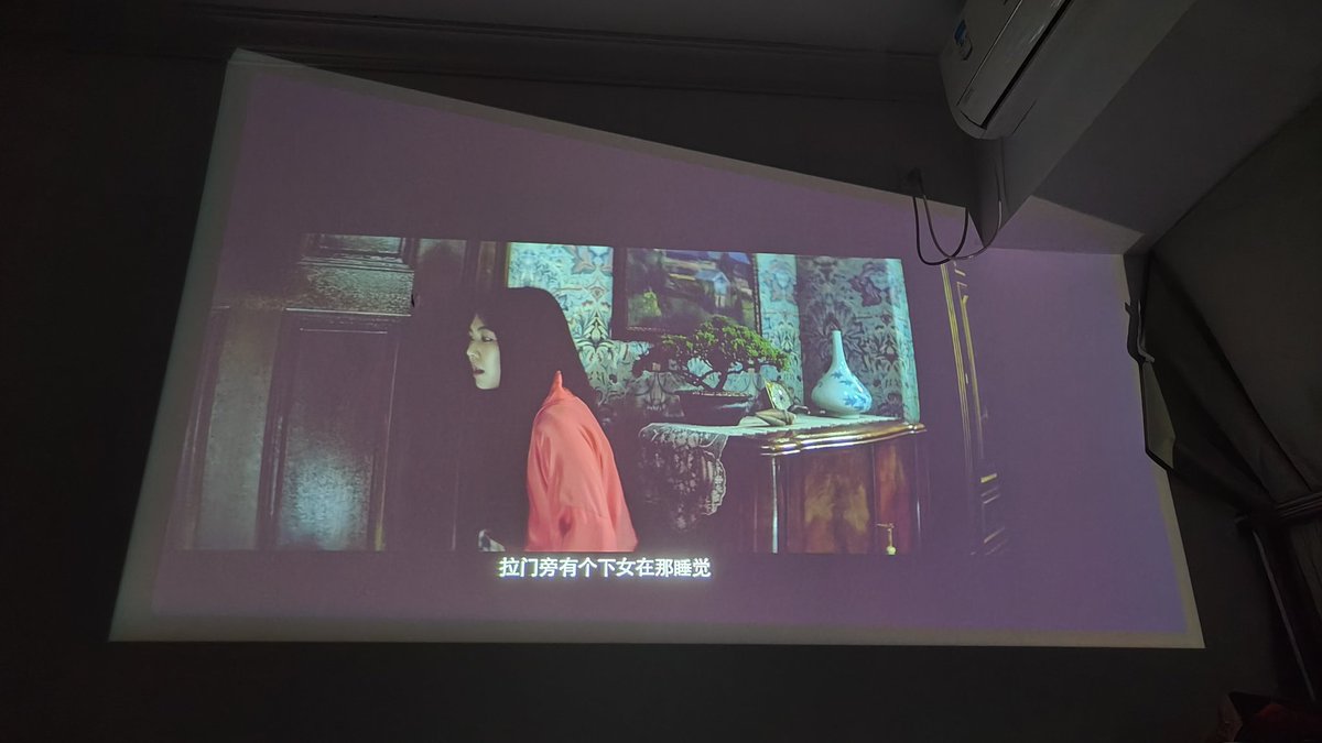 Barbara14922229's tweet photo. 秋夜洗完澡躺在床上看上一部小姐是多么惬意 https://t.co/xPEY76LoBk