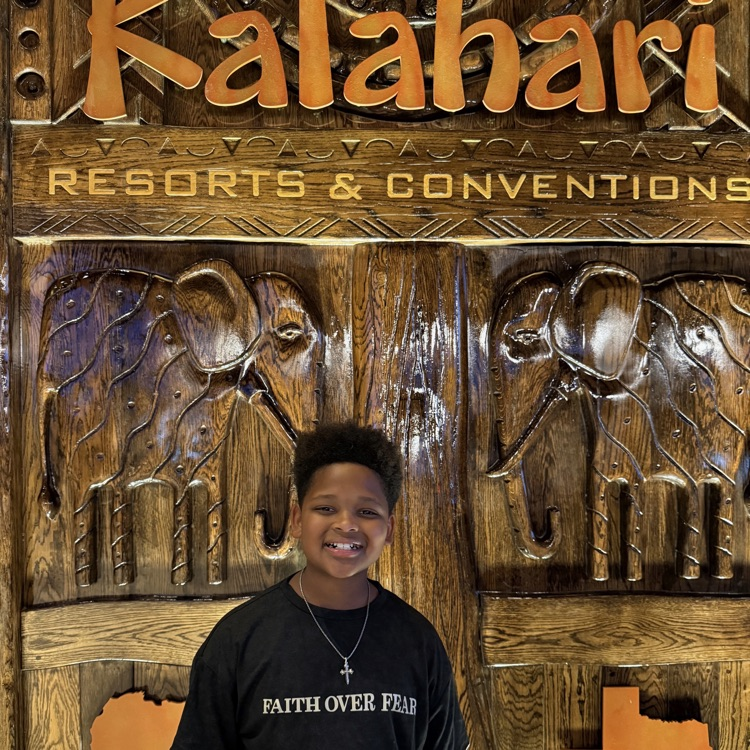 JeterElem's tweet image. Dylan celebrated his 10th birthday at Kalahari in Round Rock, TX! 🏖️
Of course, little sister Grace joined in on all the fun too! 💙 #BirthdayFun