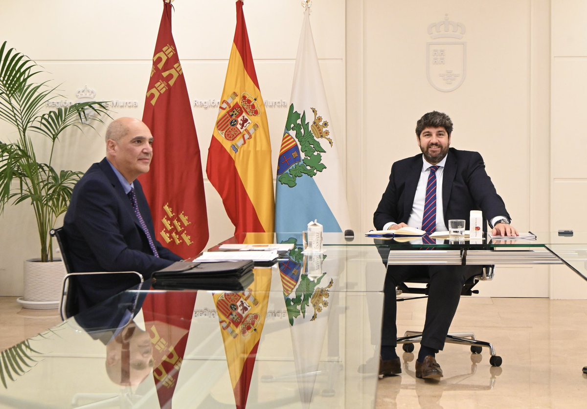 Fernando López Miras (@lopezmirasf) on Twitter photo Desde el Gobierno <a href="/regiondemurcia/">Gobierno de la Región de Murcia</a> destinamos más de 400.000 euros a dos carreteras de Villanueva del Río Segura, que permitirán aumentar la conectividad y mejorar la red viaria.  
Hoy, con el alcalde del municipio, Jesús Viciana. Desde el Gobierno <a href="/regiondemurcia/">Gobierno de la Región de Murcia</a> destinamos más de 400.000 euros a dos carreteras de Villanueva del Río Segura, que permitirán aumentar la conectividad y mejorar la red viaria.  
Hoy, con el alcalde del municipio, Jesús Viciana.
